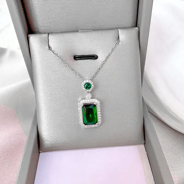 Silver_Green_Emerald_Necklaces_Emerald_Cut_Pendant_Necklace_For_Women_and_Girls