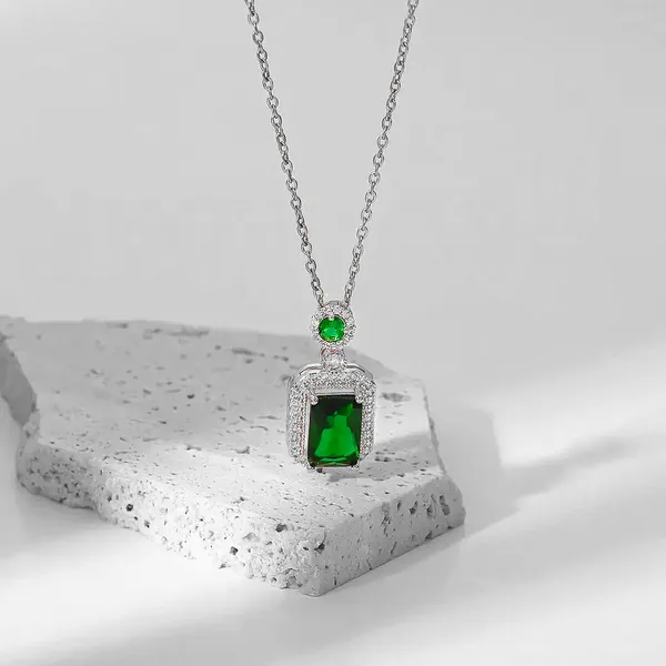Silver_Green_Emerald_Necklaces_Emerald_Cut_Pendant_Necklace_For_Women_and_Girls