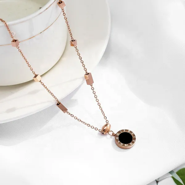 Classic_Titanium_Steel_Roman_Numeral_Black_And_White_Disc_Pendant_For_Women