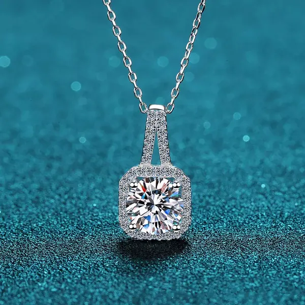 Elegant_Square_Classic_Crystal_Zircon_Geometric_Square_Premium_Looking_Silver_Necklace_Chain