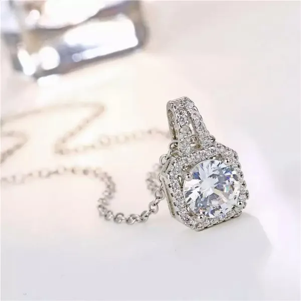 Elegant_Square_Classic_Crystal_Zircon_Geometric_Square_Premium_Looking_Silver_Necklace_Chain