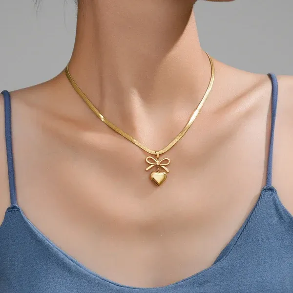 Gold_Plated_Anti_Tarnish_Bow_Knot_Heart_Themed_Pendant
