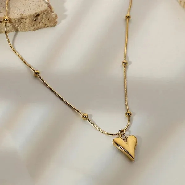 Gold-Plated_Anti_Tarnish_Heart_themed_Stainless_Steel_Pendant