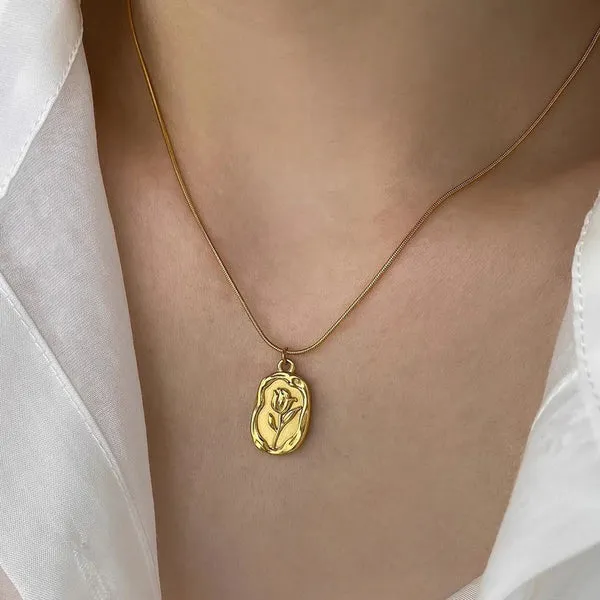 Gold_Plated_White_Anti_Tarnish_Rose_Themed_Pendant