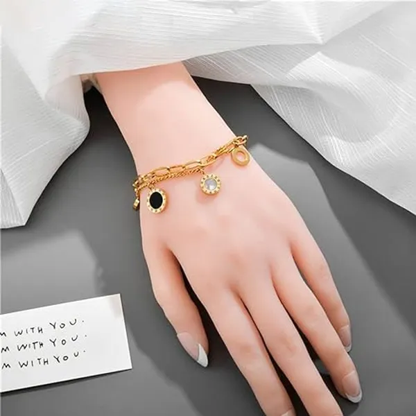 Metal_Gold_Charm_Circle_Bracelet