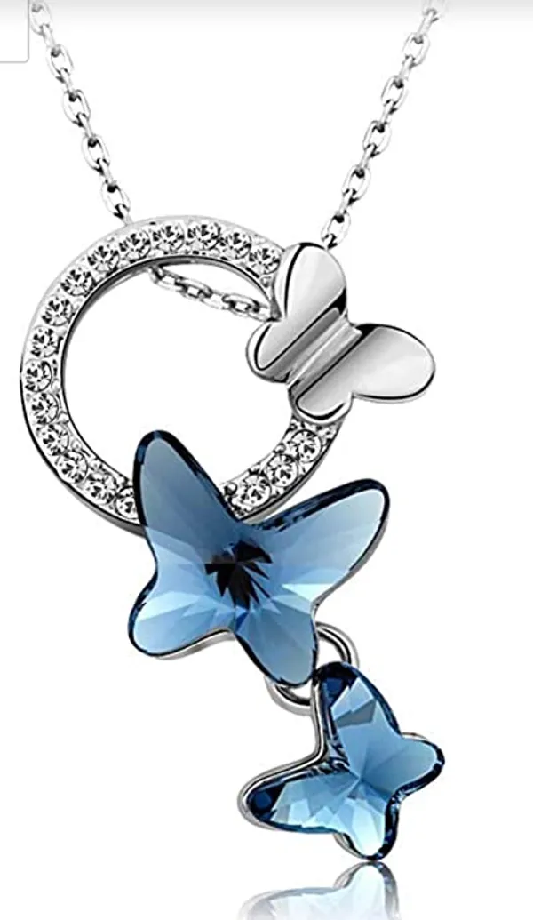 Fluttering_Butterfly_Pandant_For_Women