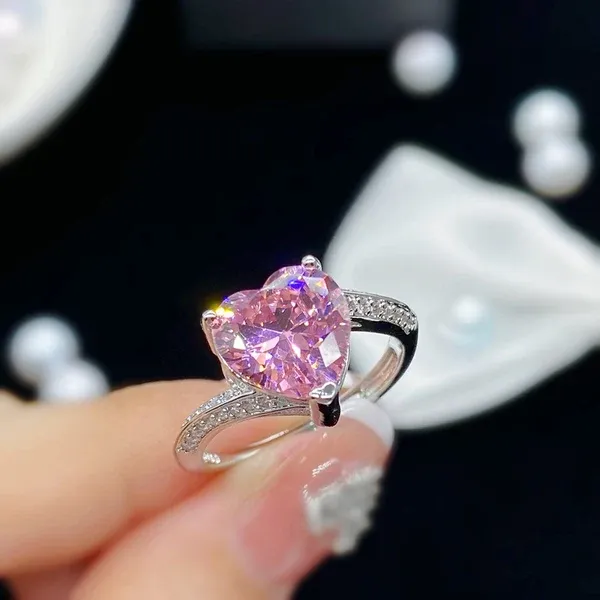 Silver_Plated_Anti_Tarnish_American_Diamond_Crushed_Ice_Cut_Heart_Finger_Ring