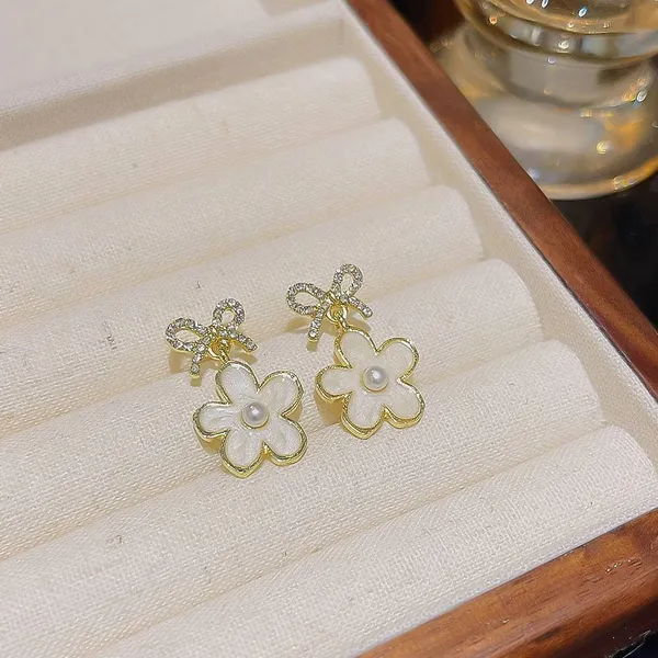 White_Flower_Pearl_Drop_Earrings