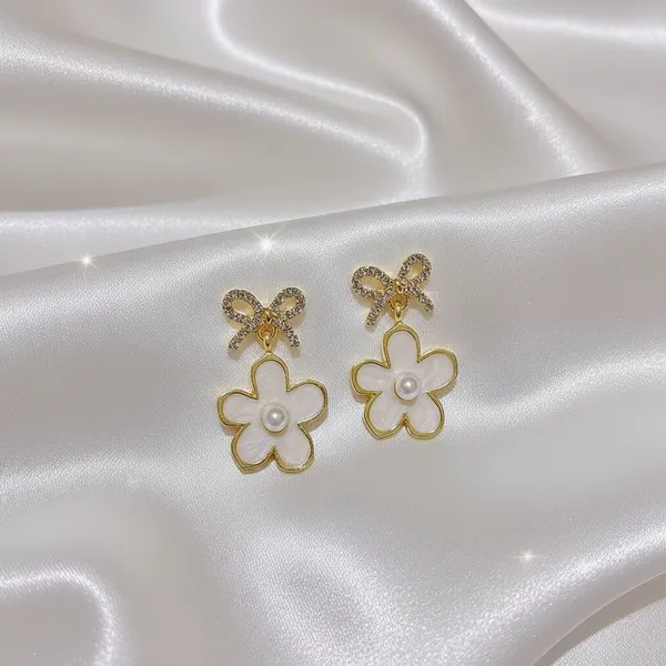 White_Flower_Pearl_Drop_Earrings