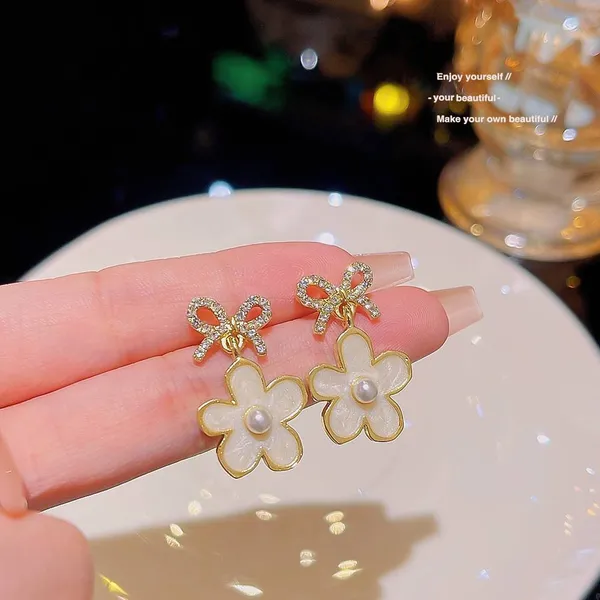 White_Flower_Pearl_Drop_Earrings