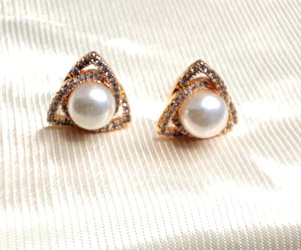 Rose_Gold_Sparkle_Studs_For_Women