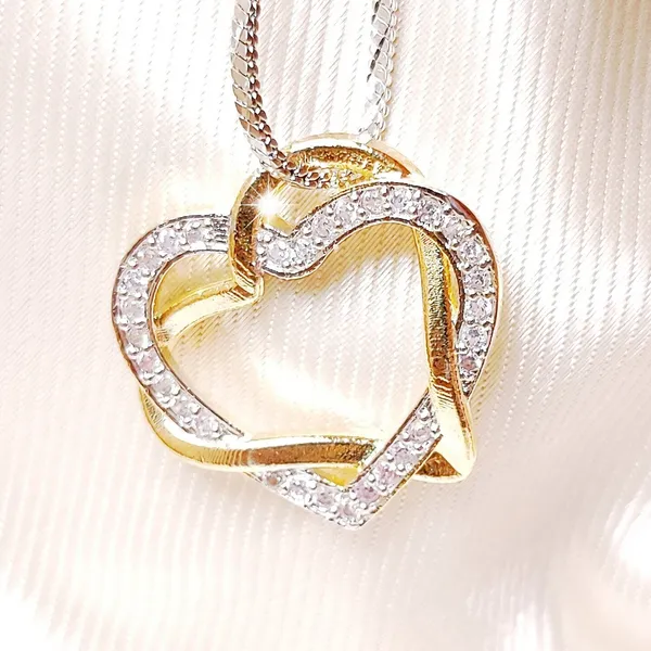 Sparkling_Golden_Heart_Pendant_For_Women