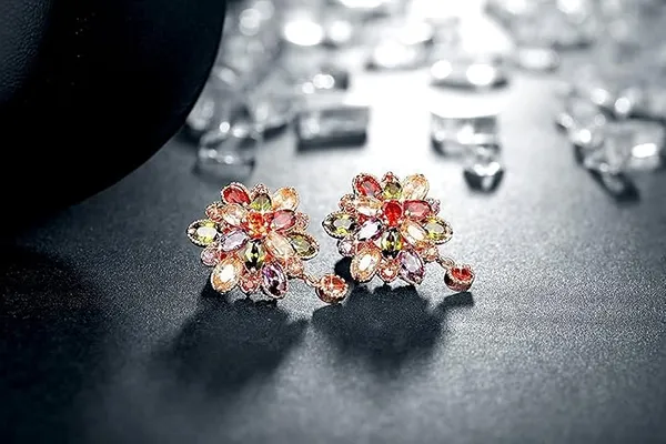 Radiant_Crystal_Earrings_For_Women
