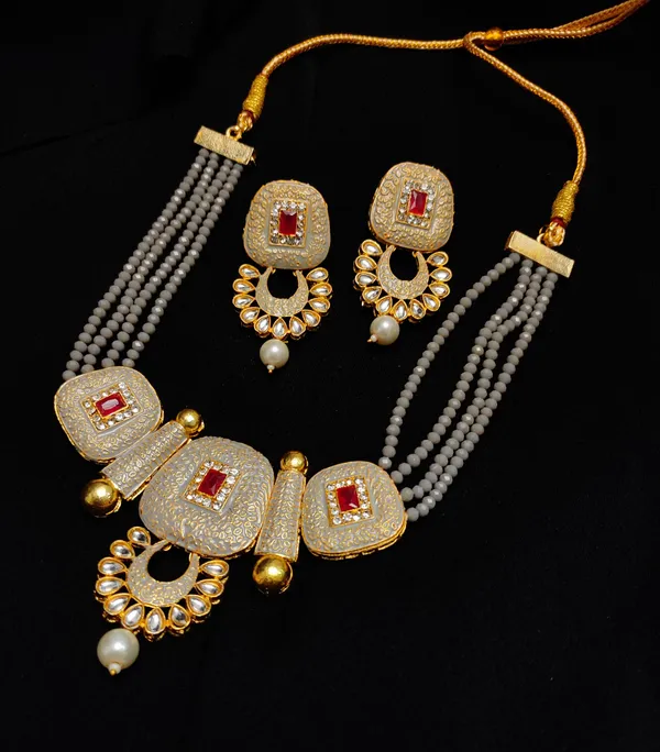 Elegant_Grey_Necklace_Set_For_Women