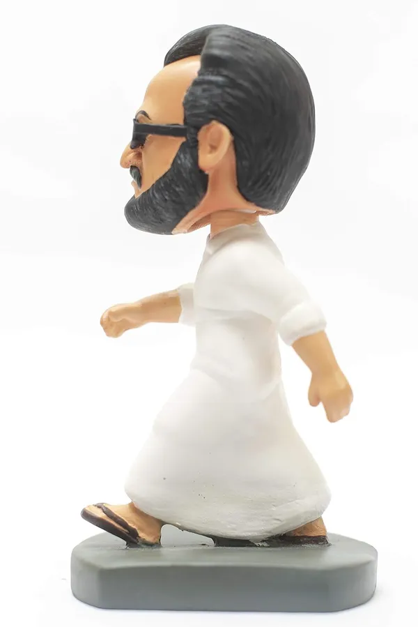 Rajnikanth_Dhoti_Thalaiva_Bobblehead_Handmade_Cartoon_Figurine