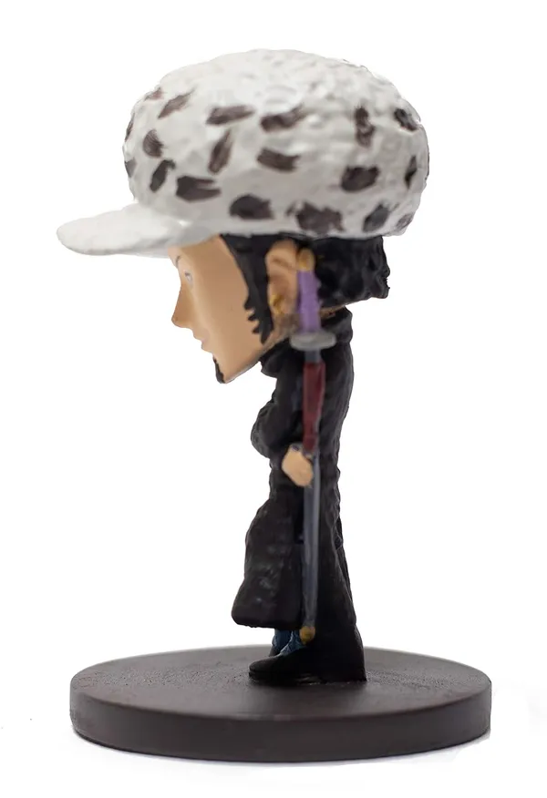Trafalgar_D._Water_Law_Hand_Painted_Collectible_Resin_Cartoon_Figurine