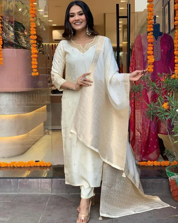 White__Designer_Viscose_Chanderi_Embroidered_Straight_Kurta_With_Viscose_Chanderi_Dupatta_For_Wedding_Party