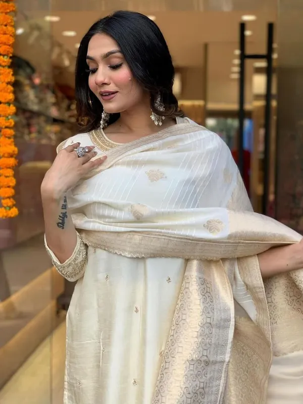 White__Designer_Viscose_Chanderi_Embroidered_Straight_Kurta_With_Viscose_Chanderi_Dupatta_For_Wedding_Party