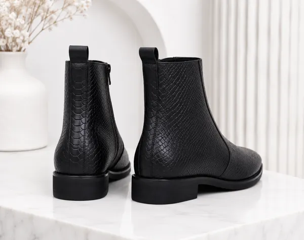 Black_Leather_Chealsea_Boot_Premium_&_Elegant_Shoes_Crocodile_Finished