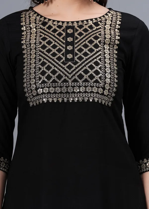 Black_Thread_Work_Kurta_For_Women