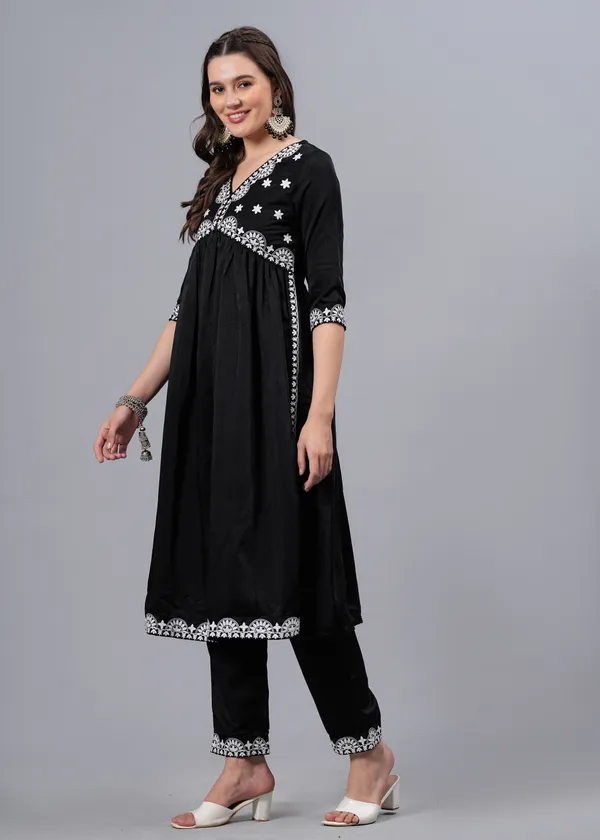 Black_Embroidered_Regular_Thread_Work_Straight_Kurta_With_Trousers_&_Dupatta_For_Women