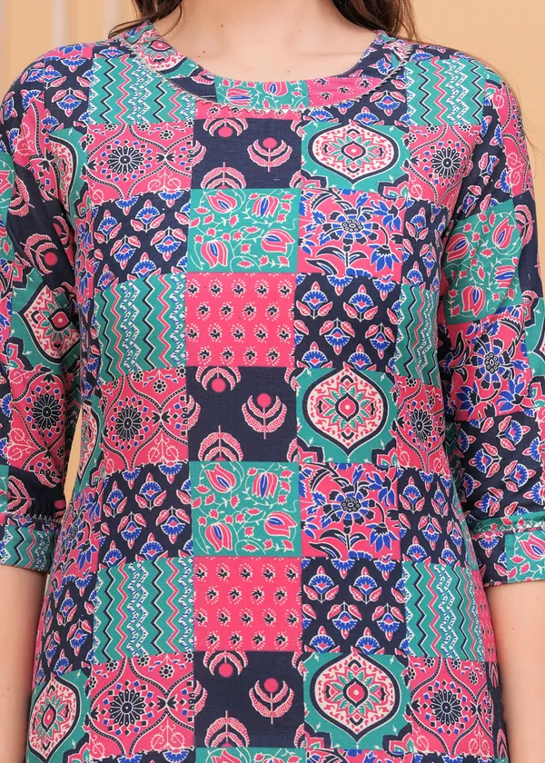 Black_Round_Neck_Geometric_Printed_Straight_Cotton_Kurta_For_Women