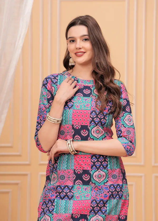 Black_Round_Neck_Geometric_Printed_Straight_Cotton_Kurta_For_Women