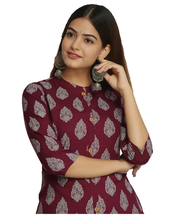 Maroon_Ethnic_Motifs_Printed_Regular_Sleeves_Strigth_Kurta_For_Women