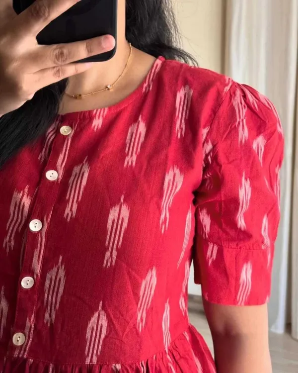 Red_Floral_Printed_Regular_Kurta_For_Women