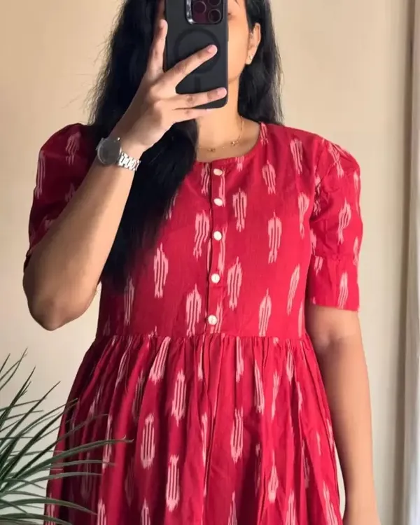 Red_Floral_Printed_Regular_Kurta_For_Women