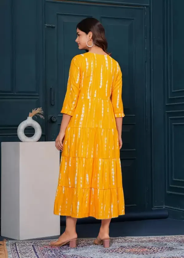 Yellow_Floral_Printed_Regular_Kurta_For_Women