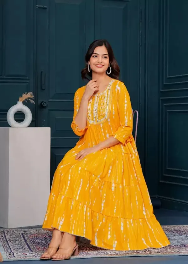 Yellow_Floral_Printed_Regular_Kurta_For_Women