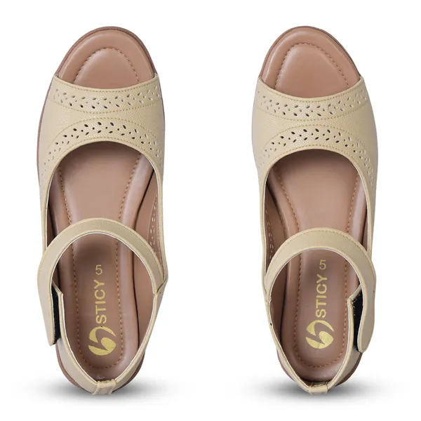 Ethnic_Fashion_with_Laser_Cuts_Flats_Sandal