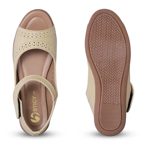 Ethnic_Fashion_with_Laser_Cuts_Flats_Sandal