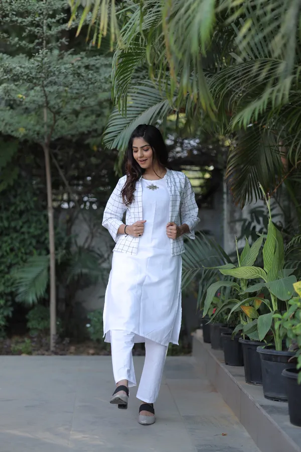 White_Cotton_Elegant_Kurta_Set_With_Jacket_Push_Premium_For_Women