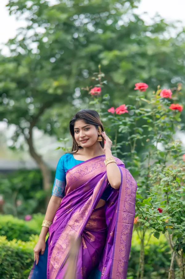 Purple_Banarasi_Silk_Saree_With_Blouse_Piece_For_Women