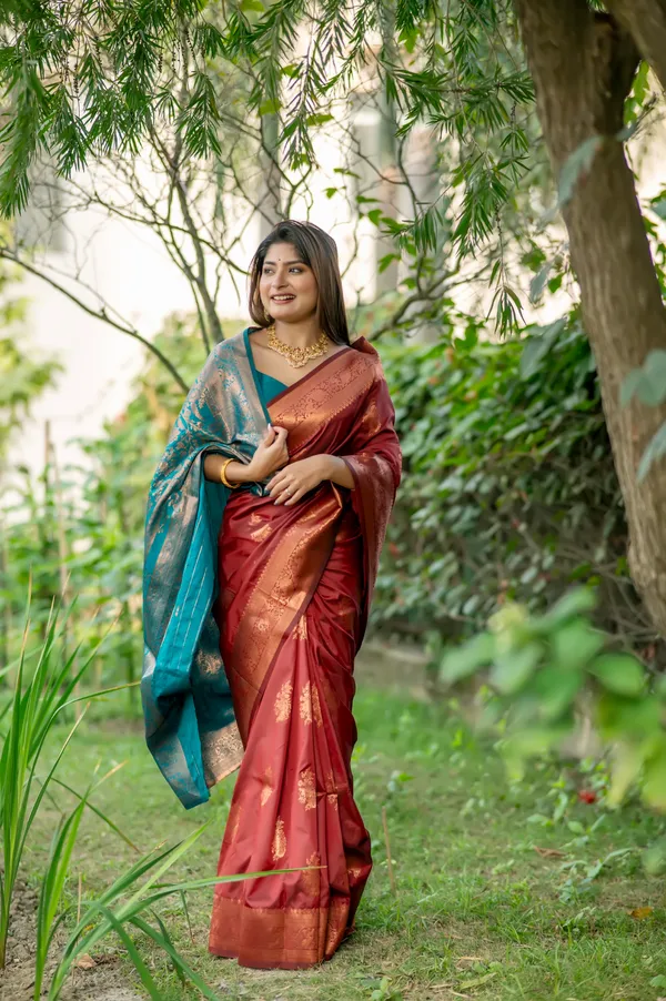 Maroon_Banarasi_Silk_Saree_With_Blouse_Piece_For_Women