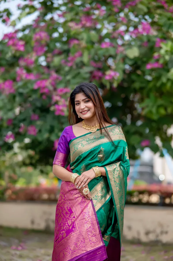 Green_Banarasi_Silk_Saree_With_Blouse_Piece_For_Women