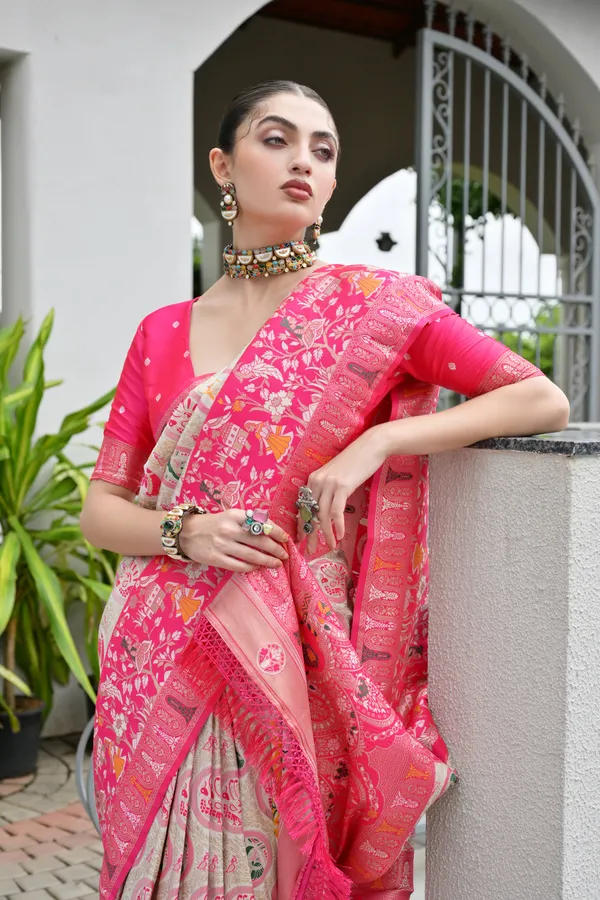 Meenakari_Thread_Woven_Banarasi_Silk_Patola_Saree_with_Blouse