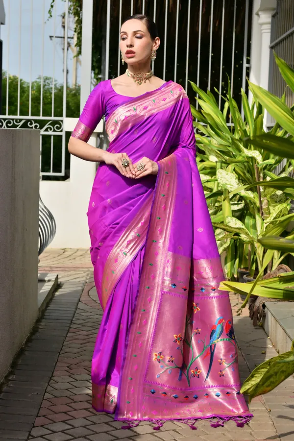 Meenakari_Weaves_Paithani_Pallu_with_Pure_Zari_woven_Border_Paithani_Silk_Saree_with_Blouse