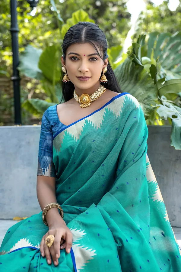 Rama_Green_Raw_Silk_Saree_With_Blouse_Piece_For_Women