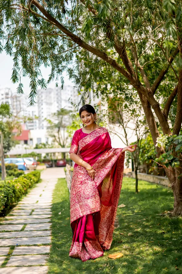 Pink_Handloom_Silk_Saree_With_Blouse_Piece_For_Women