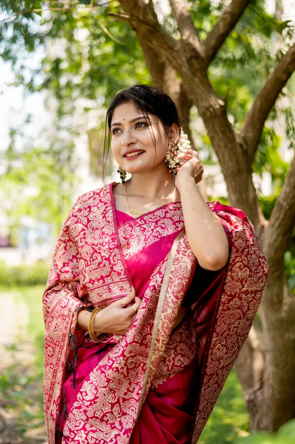 Pink_Handloom_Silk_Saree_With_Blouse_Piece_For_Women