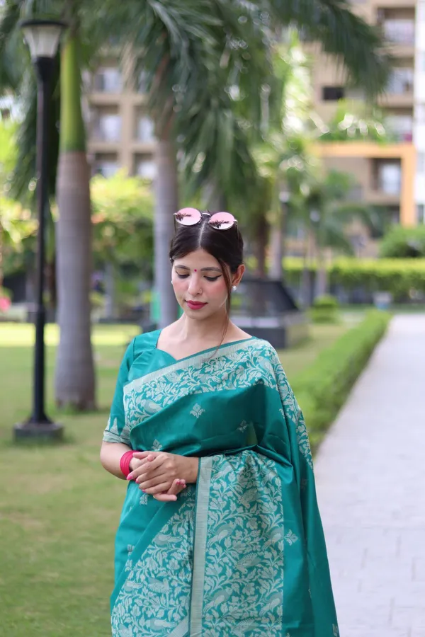 Turquoise_Handloom_Silk_Saree_For_Women