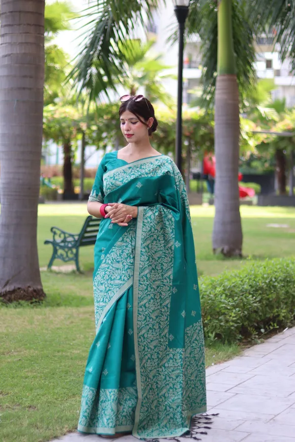 Turquoise_Handloom_Silk_Saree_For_Women