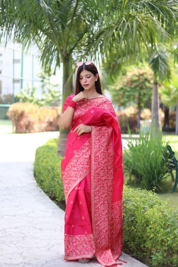 Pink_Handloom_Silk_Saree_With_Blouse_Piece_For_Women