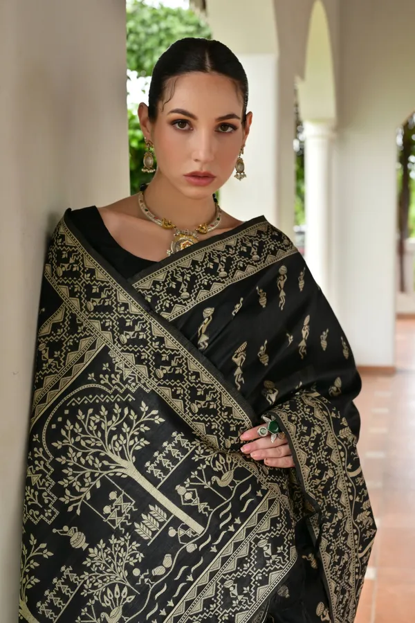 Thread_Woven_Attractive_Kalamkari_Pallu_and_Big_Border_Handloom_Raw_Silk_Saree