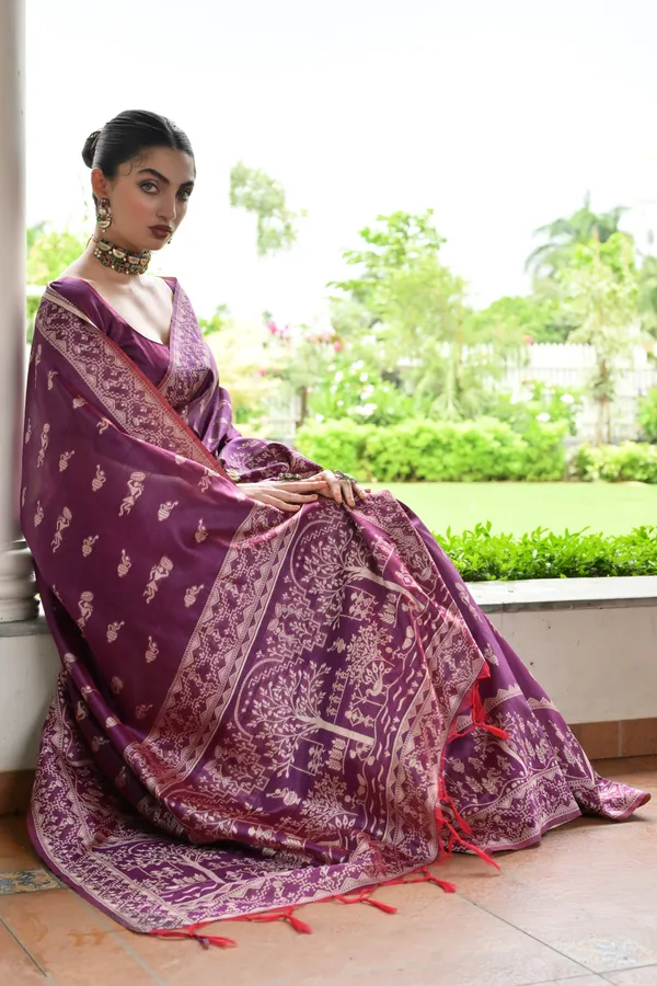 Thread_Woven_Attractive_Kalamkari_Pallu_and_Big_Border_Handloom_Raw_Silk_Saree