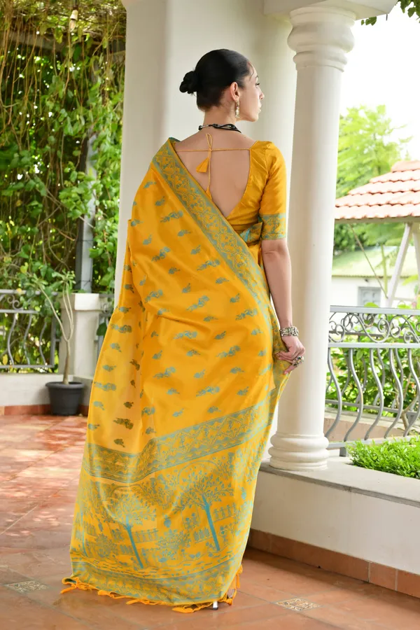 Thread_Woven_Attractive_Kalamkari_Pallu_and_Big_Border_Handloom_Raw_Silk_Saree