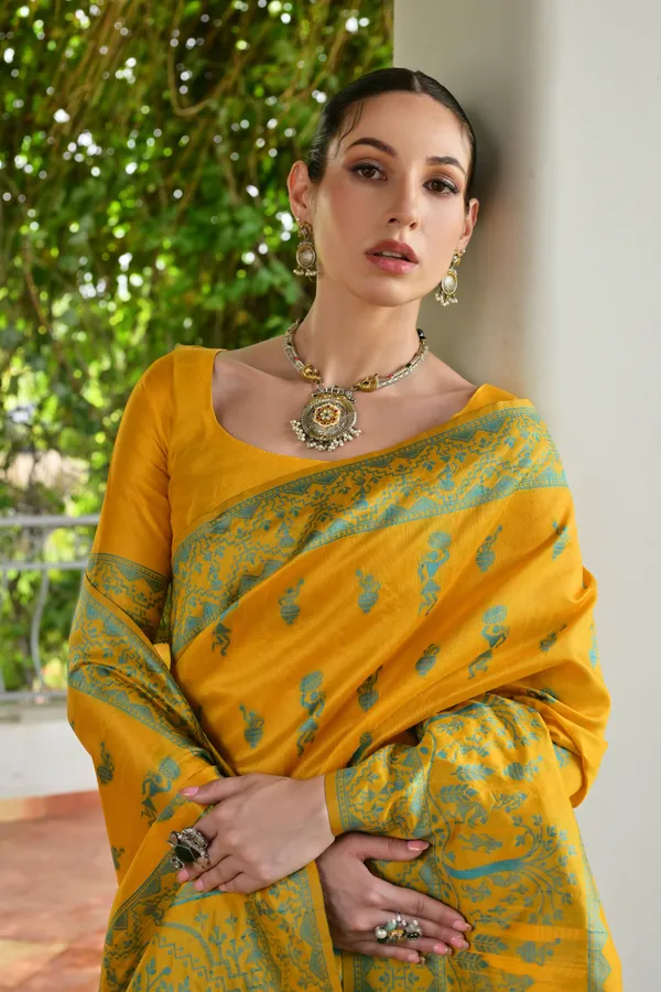 Thread_Woven_Attractive_Kalamkari_Pallu_and_Big_Border_Handloom_Raw_Silk_Saree